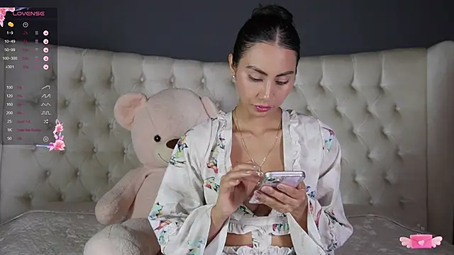 Snapshot of nichole_bree_ chatting on February 26, 2025, 11:41 pm nichole bree  online show from February 26, 2025, 11:41 pm