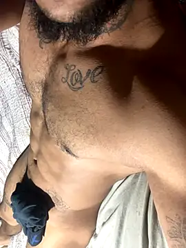 Snapshot of Bryron69 chatting on December 17, 2025, 4:28 am Bryron69 online show from December 17, 2025, 4:28 am