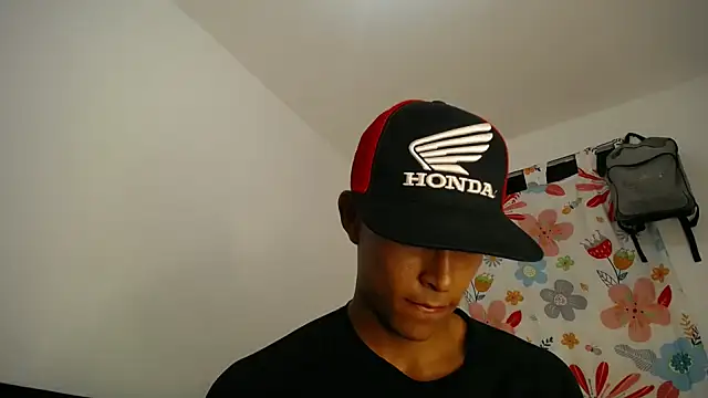 Snapshot of Demiansteven2 chatting on February 6, 2026, 3:02 am Demiansteven2 online show from February 6, 2026, 3:02 am