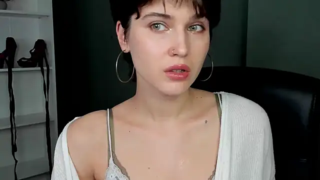 sarah perfect online show from April 16, 2026, 6:47 am