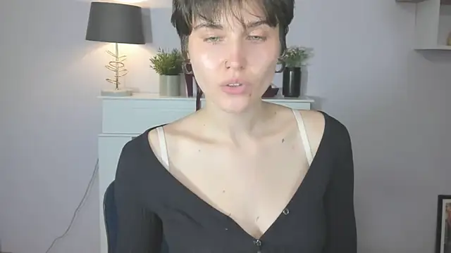 Snapshot of sarah_perfect chatting on June 7, 2026, 1:38 pm sarah perfect online show from June 7, 2026, 1:38 pm