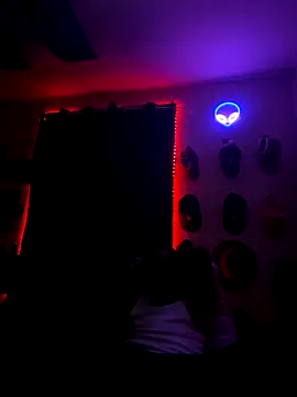 Snapshot of GersonGil1 chatting on October 28, 2025, 3:18 am GersonGil1 online show from October 28, 2025, 3:18 am