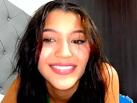 Snapshot of LunaF04 chatting on January 14, 2025, 6:56 am LunaF04 online show from January 14, 2025, 6:56 am