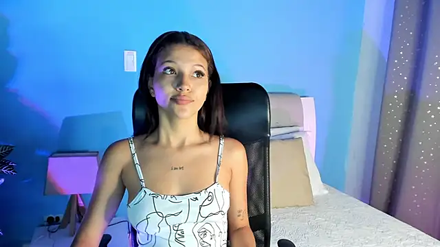 Snapshot of LunaF04 chatting on December 16, 2024, 9:09 pm LunaF04 online show from December 16, 2024, 9:09 pm