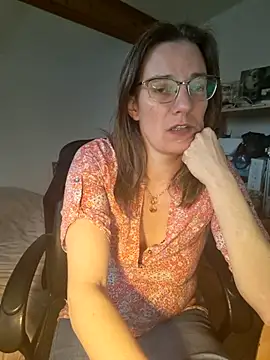 SpiceLea online show from February 18, 2025, 12:28 pm