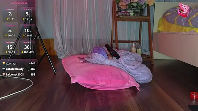 LillyPie8  online show from December 5, 2024, 1:20 am
