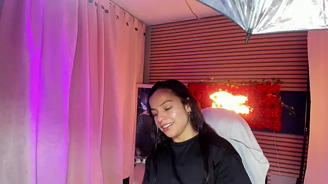 Snapshot of rosse_2504 chatting on October 24, 2025, 5:12 pm rosse 2504 online show from October 24, 2025, 5:12 pm