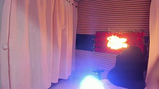 Snapshot of rosse_2504 chatting on December 2, 2025, 5:25 pm rosse 2504 online show from December 2, 2025, 5:25 pm