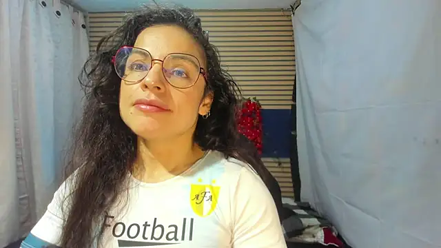 Snapshot of rosse_2504 chatting on April 22, 2026, 11:28 am rosse 2504 online show from April 22, 2026, 11:28 am