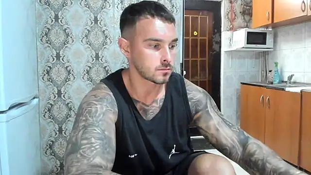 Snapshot of Jonmusclemaster chatting on August 1, 2026, 7:56 pm Jonmusclemaster online show from August 1, 2026, 7:56 pm