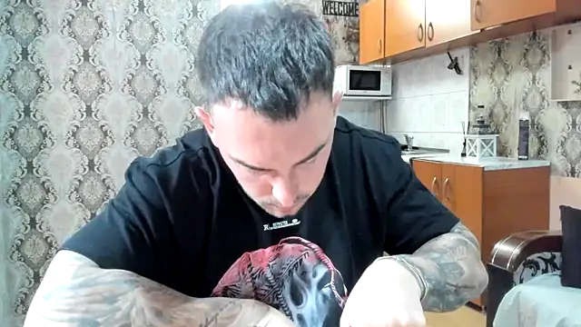 Snapshot of Jonmusclemaster chatting on October 30, 2025, 9:22 pm Jonmusclemaster online show from October 30, 2025, 9:22 pm