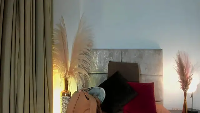 Snapshot of AlissaNix chatting on February 25, 2025, 9:58 pm AlissaNix online show from February 25, 2025, 9:58 pm