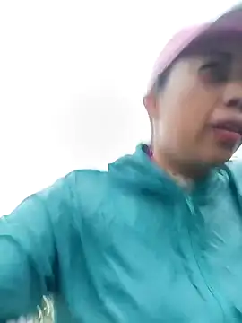 Snapshot of _andrea30 chatting on November 15, 2025, 11:14 am andrea30 online show from November 15, 2025, 11:14 am