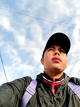 Snapshot of _andrea30 chatting on October 22, 2025, 11:42 am andrea30 online show from October 22, 2025, 11:42 am