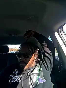 MRHANDSOME3800 online show from October 20, 2025, 7:47 pm