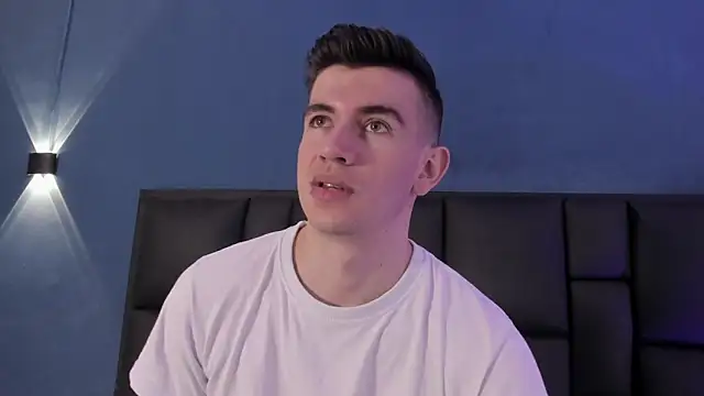 Snapshot of MikaelSlow chatting on November 6, 2025, 3:54 am MikaelSlow online show from November 6, 2025, 3:54 am