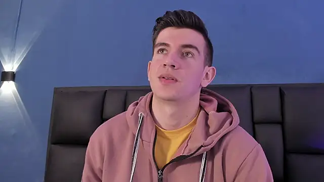 Snapshot of MikaelSlow chatting on November 15, 2025, 4:27 am MikaelSlow online show from November 15, 2025, 4:27 am