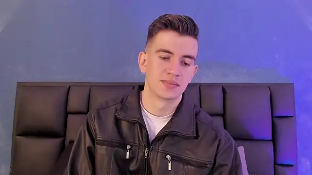 MikaelSlow online show from January 15, 2026, 4:38 am