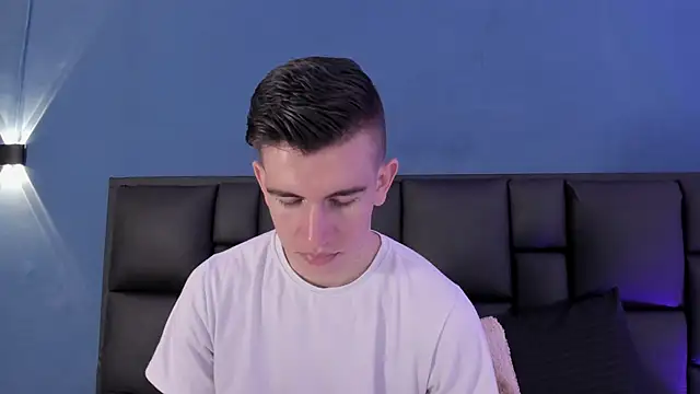 Snapshot of MikaelSlow chatting on September 17, 2025, 4:47 am MikaelSlow online show from September 17, 2025, 4:47 am