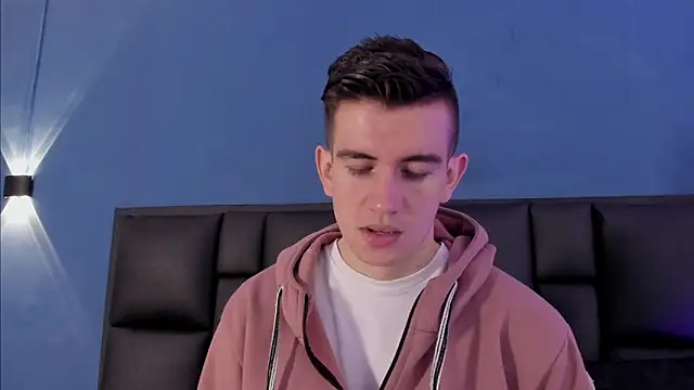 Snapshot of MikaelSlow chatting on September 21, 2025, 4:17 am MikaelSlow online show from September 21, 2025, 4:17 am