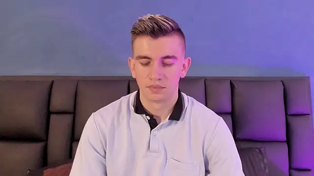 MikaelSlow online show from February 20, 2026, 3:47 am