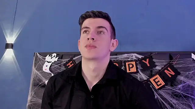 Snapshot of MikaelSlow chatting on November 1, 2025, 4:19 am MikaelSlow online show from November 1, 2025, 4:19 am