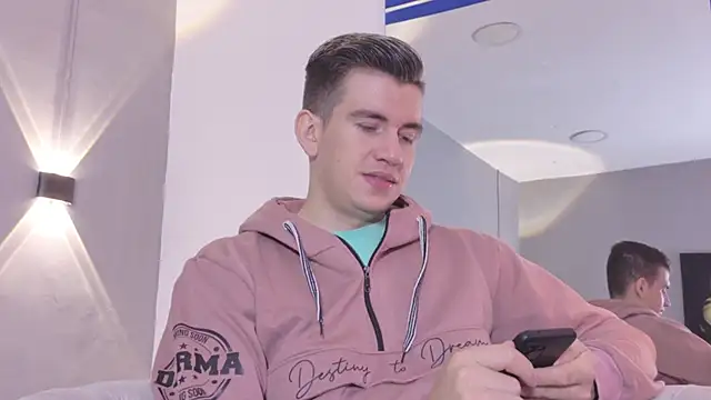 MikaelSlow online show from April 7, 2026, 3:30 am