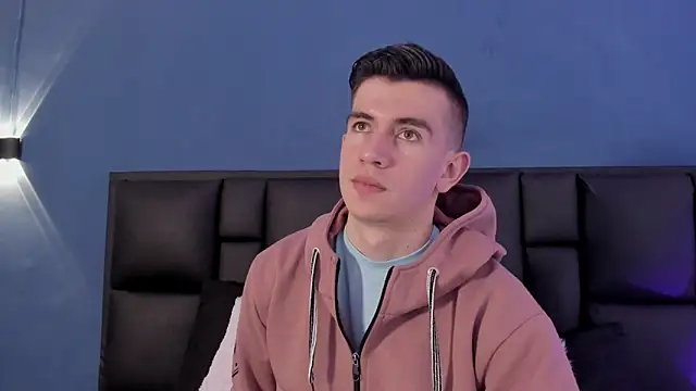 Snapshot of MikaelSlow chatting on October 2, 2025, 4:16 am MikaelSlow online show from October 2, 2025, 4:16 am