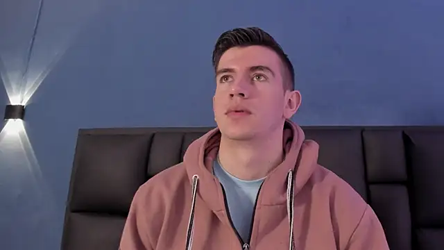 Snapshot of MikaelSlow chatting on November 23, 2025, 4:22 am MikaelSlow online show from November 23, 2025, 4:22 am