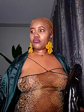 SquirtQueen222 online show from February 20, 2026, 10:55 pm