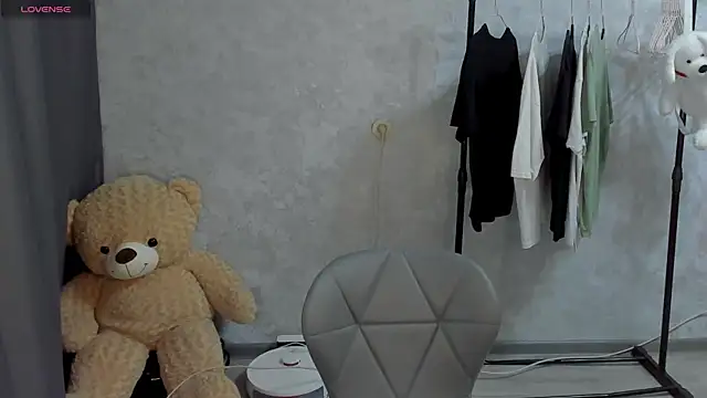 Snapshot of Diana_twerk chatting on May 8, 2026, 1:26 pm Diana twerk online show from May 8, 2026, 1:26 pm