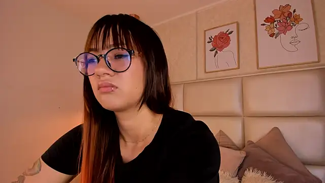 Snapshot of Aily_Yozuko chatting on September 16, 2025, 2:34 am Aily Yozuko online show from September 16, 2025, 2:34 am