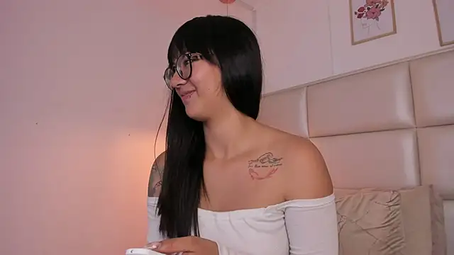 Snapshot of Aily_Yozuko chatting on March 20, 2025, 7:03 am Aily Yozuko online show from March 20, 2025, 7:03 am