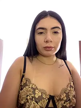 Snapshot of Mia_222 chatting on April 29, 2026, 11:25 am Mia 222 online show from April 29, 2026, 11:25 am