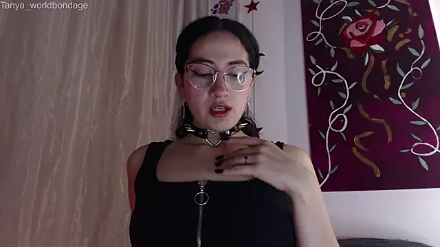 Snapshot of Tanya_WorldBondage chatting on October 24, 2025, 11:59 pm Tanya WorldBondage online show from October 24, 2025, 11:59 pm