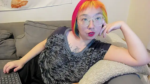 luxgray online show from March 18, 2025, 12:30 am