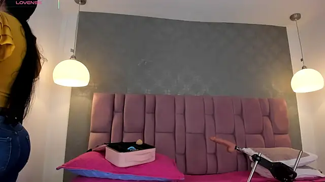 brithanyadams23 online show from March 21, 2025, 11:01 pm