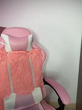 Snapshot of YovngBaby chatting on October 24, 2025, 11:48 pm YovngBaby online show from October 24, 2025, 11:48 pm