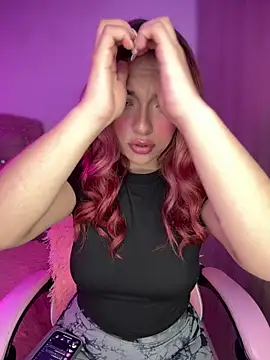 Snapshot of YovngBaby chatting on December 4, 2025, 3:27 am YovngBaby online show from December 4, 2025, 3:27 am