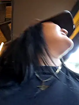 Snapshot of Liancy chatting on March 22, 2025, 6:14 pm Liancy online show from March 22, 2025, 6:14 pm