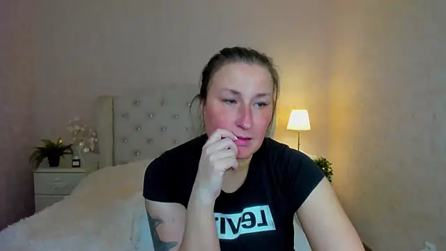 Snapshot of HotLiss chatting on March 27, 2026, 5:49 am HotLiss online show from March 27, 2026, 5:49 am