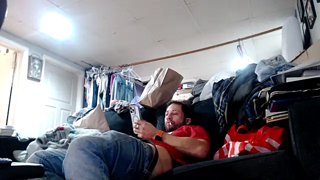 tongueispowerr6d9 online show from December 5, 2025, 7:12 pm