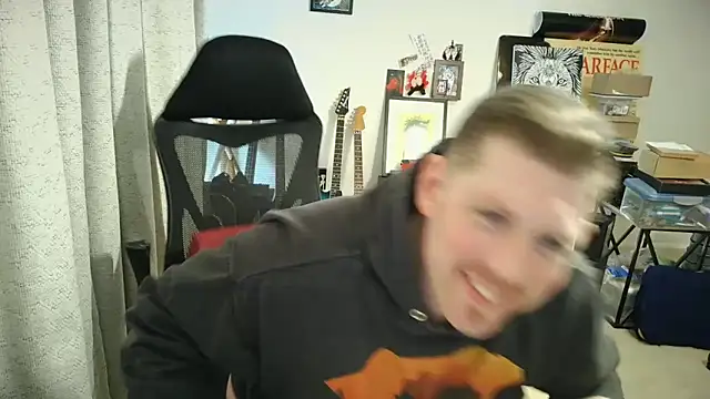 Snapshot of Rock_Pierce chatting on October 23, 2025, 11:42 am Rock Pierce online show from October 23, 2025, 11:42 am