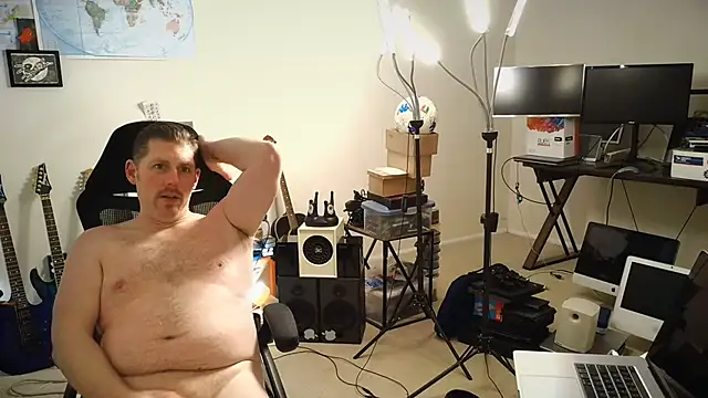 Snapshot of Rock_Pierce chatting on November 5, 2025, 11:35 am Rock Pierce online show from November 5, 2025, 11:35 am