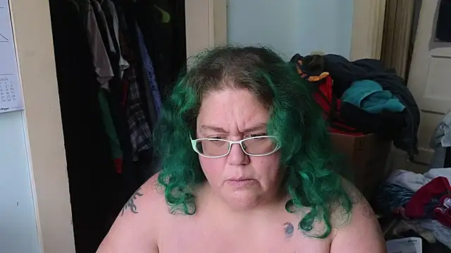 Snapshot of EmberCum chatting on December 22, 2025, 4:40 pm EmberCum online show from December 22, 2025, 4:40 pm