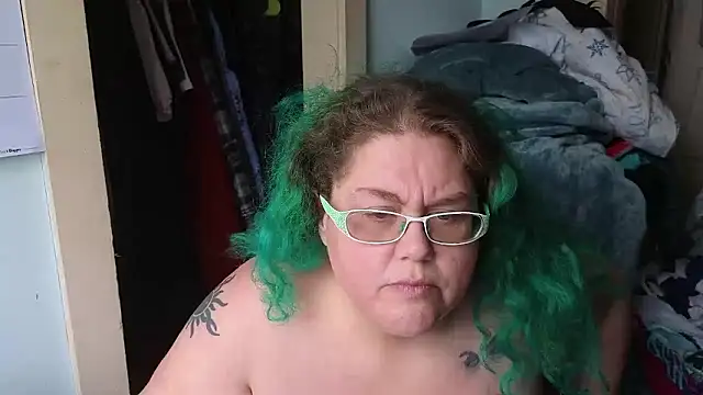 Snapshot of EmberCum chatting on January 9, 2026, 4:03 pm EmberCum online show from January 9, 2026, 4:03 pm