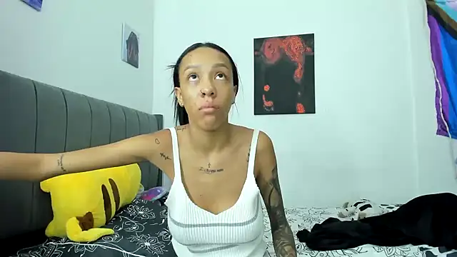 Laizasamantha2 online show from January 14, 2025, 12:33 am