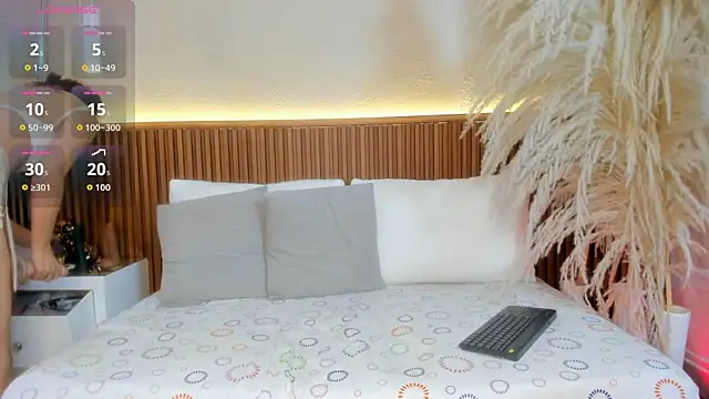 emmy lander online show from October 3, 2025, 3:57 pm