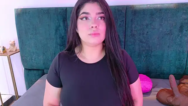 Snapshot of AgathaLynx chatting on April 12, 2026, 10:51 am AgathaLynx online show from April 12, 2026, 10:51 am