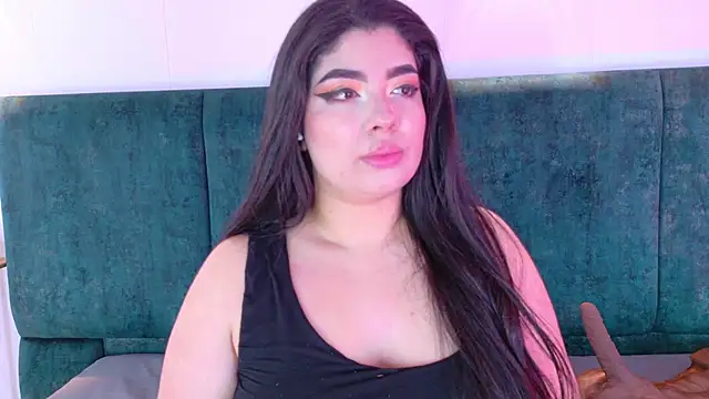 Snapshot of AgathaLynx chatting on April 6, 2026, 10:38 am AgathaLynx online show from April 6, 2026, 10:38 am